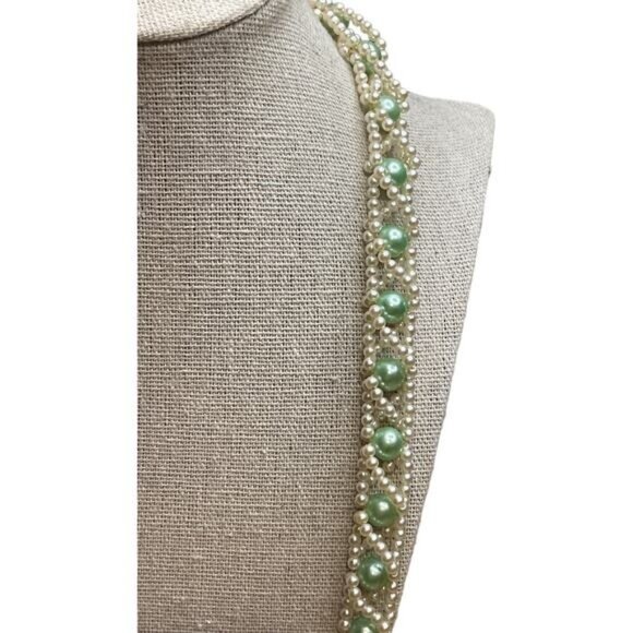 Handmade Multilayer Green & White Beaded Necklace For Women - Picture 4 of 4